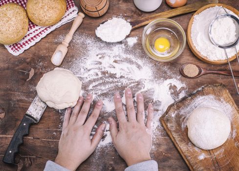 process of making buns from a yeast dough