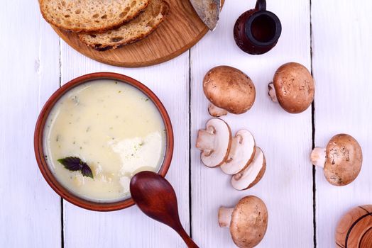 Cream mushroom soup with champignons 