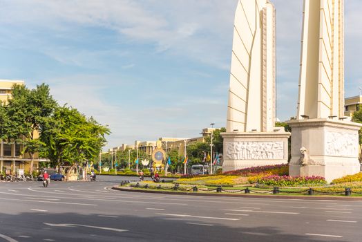 Democracy Monument (Anusawari Prachathipatai)