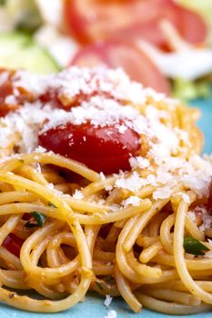 spaghetti pasta with cherry tomatoes