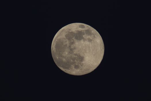 Super moon close-up pictures from April at Vienna