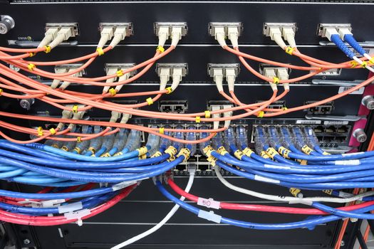 cable network, fiber optic cable connect to switch port in serve
