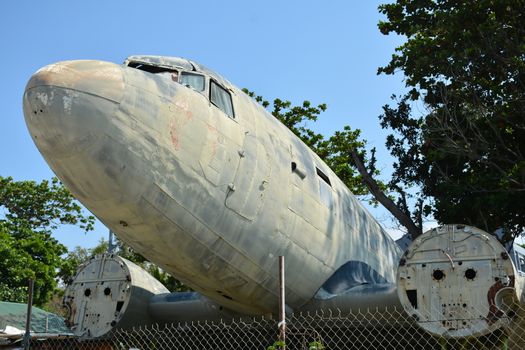 Abandoned passenger aircraft left it rusted 