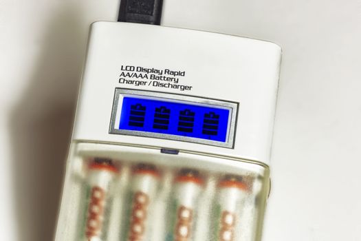 Indication of the charge of batteries on the liquid crystal disp
