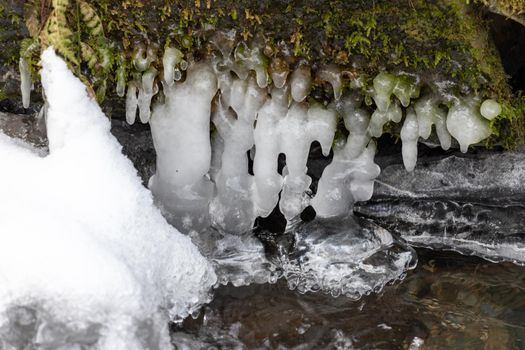 Ice formation on the Tiefenbach near Bernkastel-Kues on the Mosel