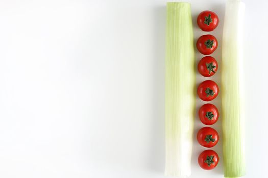 Tomatos with green leek