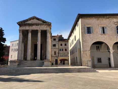 Temple of Augustus on forum square 