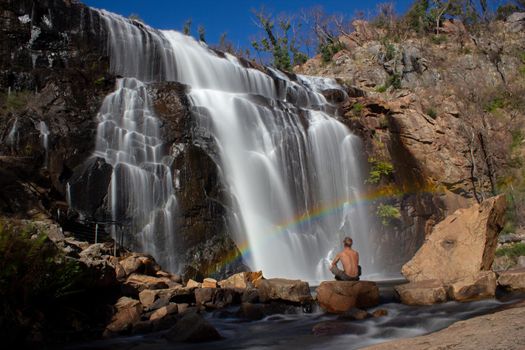 Mackenzie Wasserfall mit Regenbogen