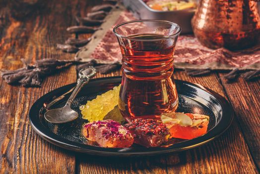 Tea in armudu with oriental delight