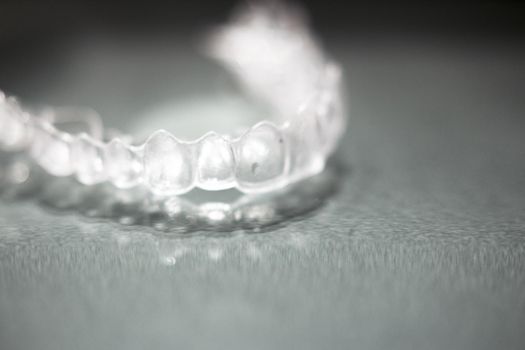 Retainer splint and transparent teeth corrector