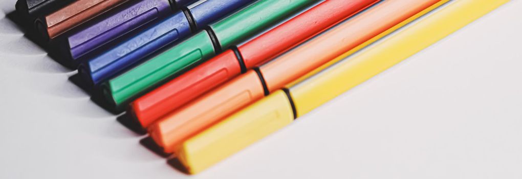 Colourful felt-tip pens for drawing