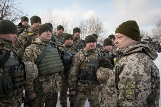 President of Ukraine Poroshenko inspected stronghold on frontline near Horlivka