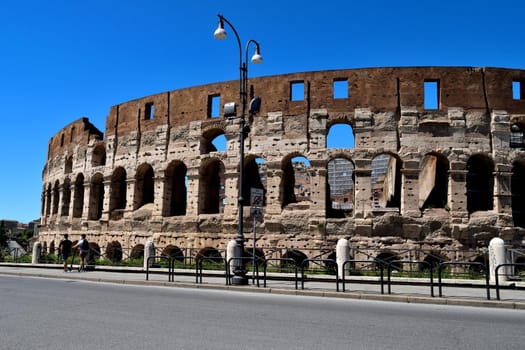 Colosseum without tourists due to the phase 2 of lockdown