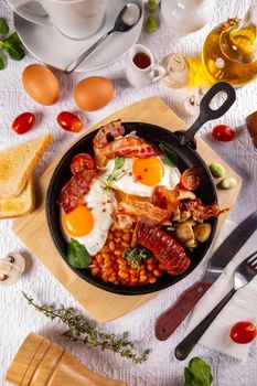 English Breakfast in cooking pan 