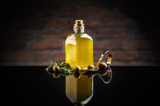 Green olives and olive oil 
