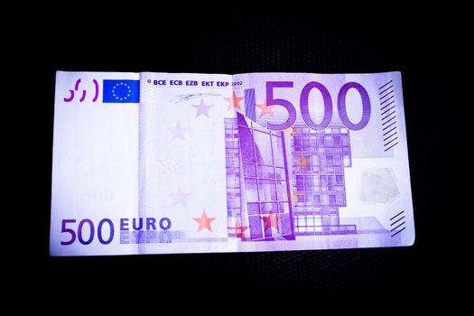 500 euros in official banknotes